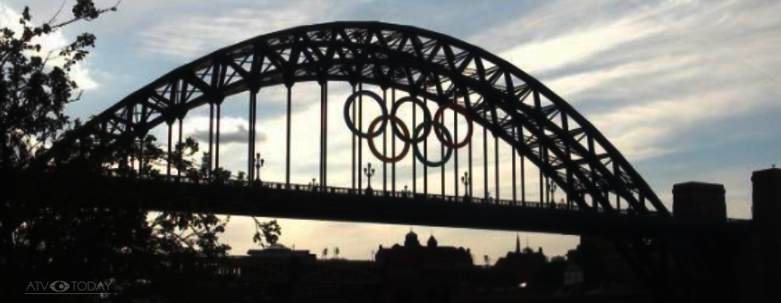 Olympic Games rings 2012 on the Tyne Bridge