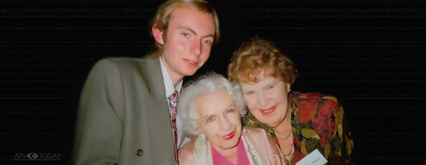 arren Gray with Colleen Clifford and the late authoress Gwennie Powers (far right). 