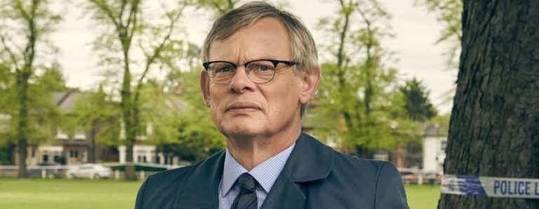 manhunt with martin clunes on netflix