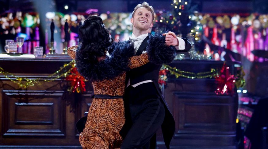 EastEnders Star Jamie Borthwick Wins Strictly Christmas Special ...